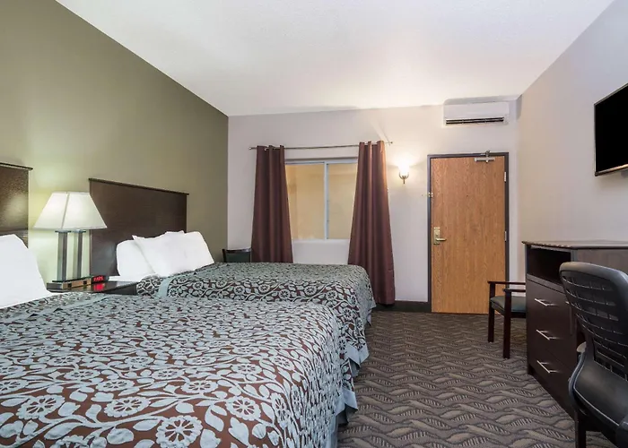 Days Inn By Wyndham Fargo Casselton Waterpark